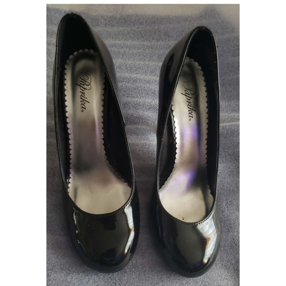 Black patent leather pumps size 8 *No box
